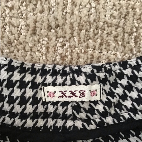 💥 MOVING SALE💥 Forever 21 Houndstooth Shorts - Picture 3 of 4